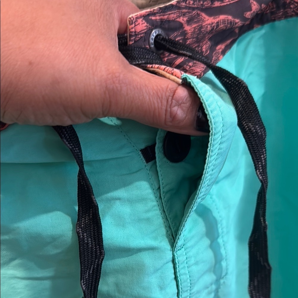 Patagonia Green Board Shorts Quick-Dry Swimwear - Picture 2 of 4